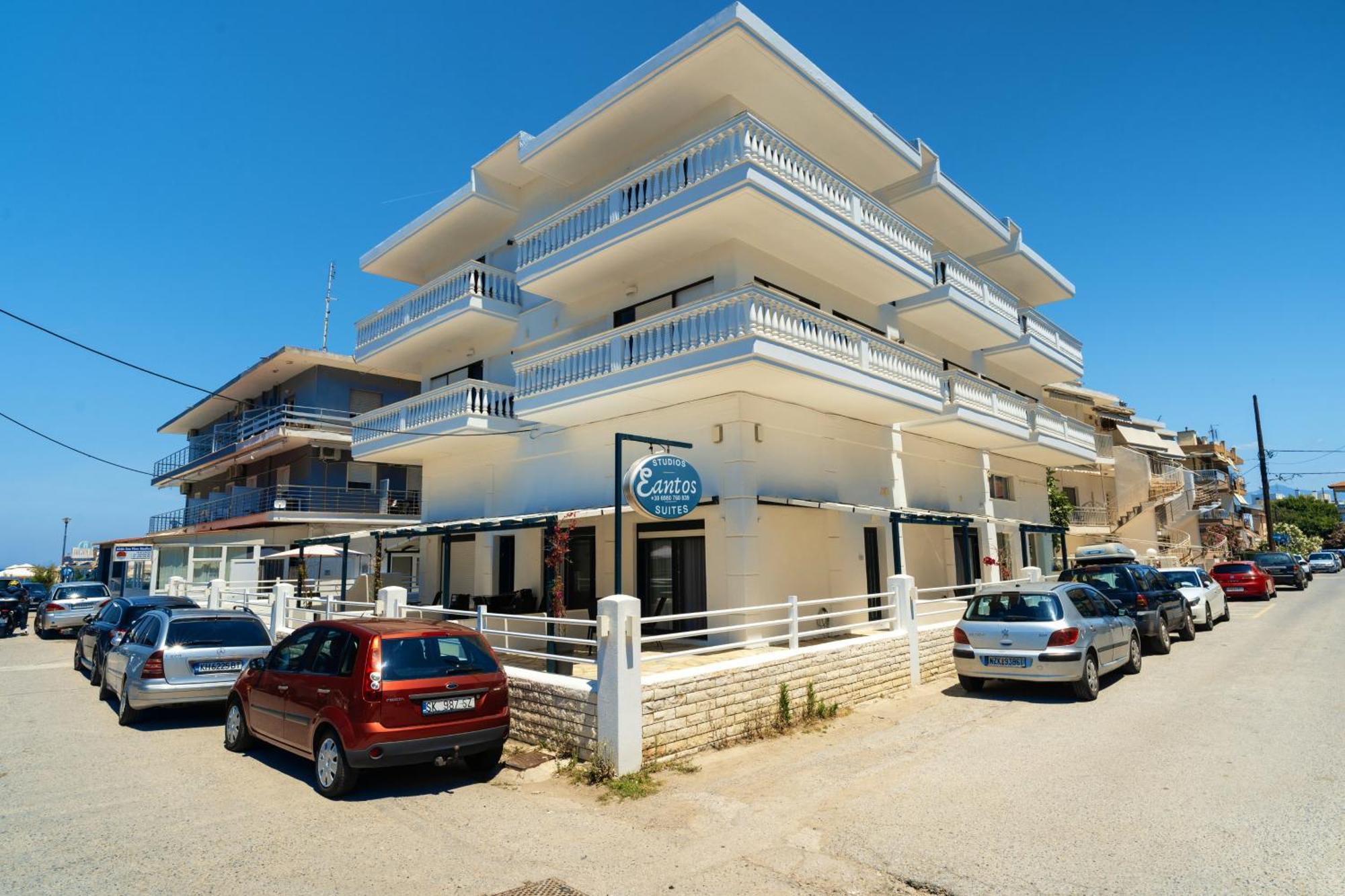 Eantos Studios And Suites Peraia  ภายนอก รูปภาพ